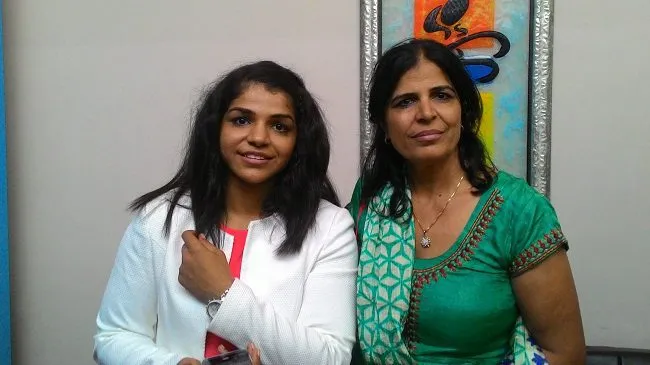 Sakshi Malik with her mother