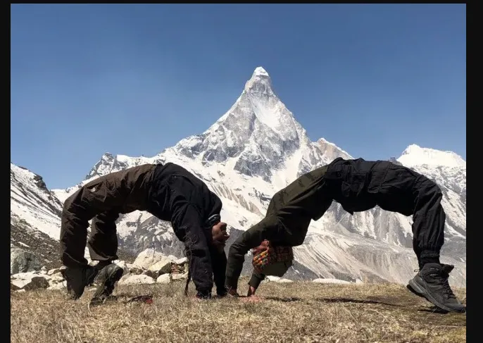 Army woman world record yoga