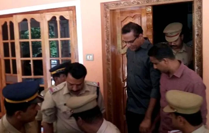 Kerala priest sentenced, kerala priest offers marry survivor