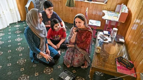 Kashmir Getting Communication Restored