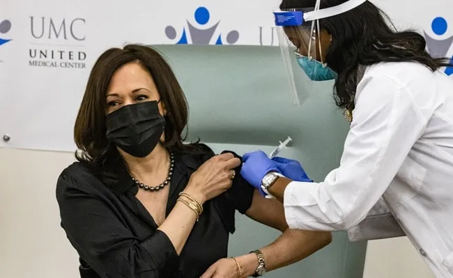 COVID vaccines reduce transmission, inequality COVID-19, Kamala Harris COVID-19 vaccine, Kamala Harris vaccinated