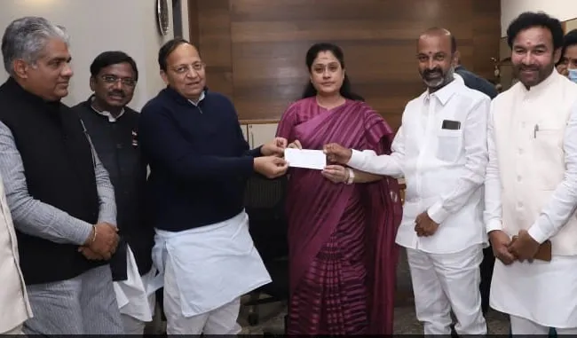 Vijayashanti Joins BJP