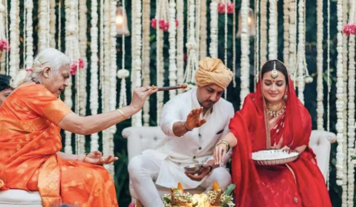 Dia Mirza Broke Stereotypes, bollywood weddings 2021, who is vaibhav rekhi ,Dia Mirza ,dia mirza marriage, female priest