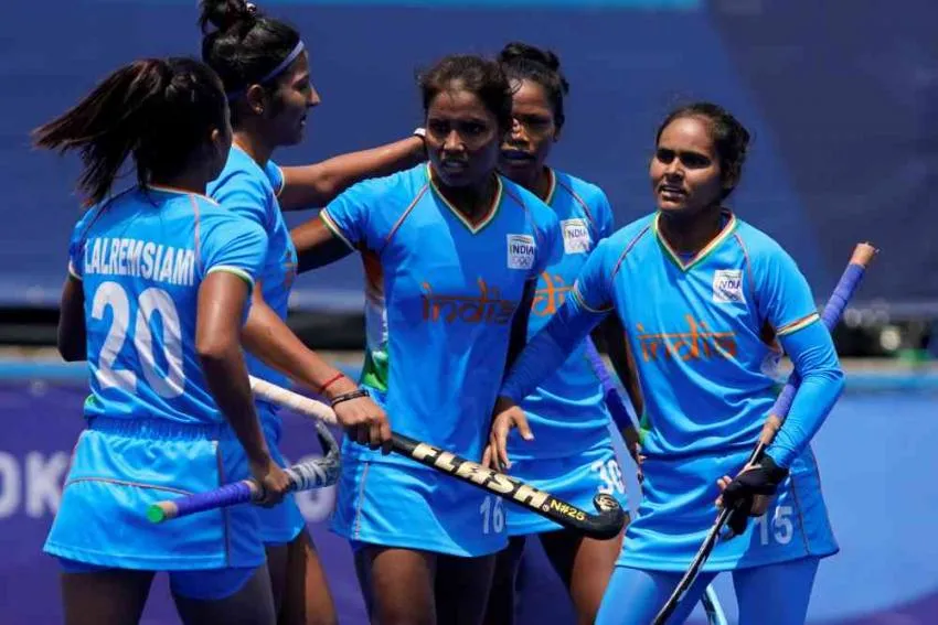 Hockey Player Tests Positive For COVID-19, FIH Pro League, Hockey bronze medal match, Women Hockey Team Loses In Semi-Finals