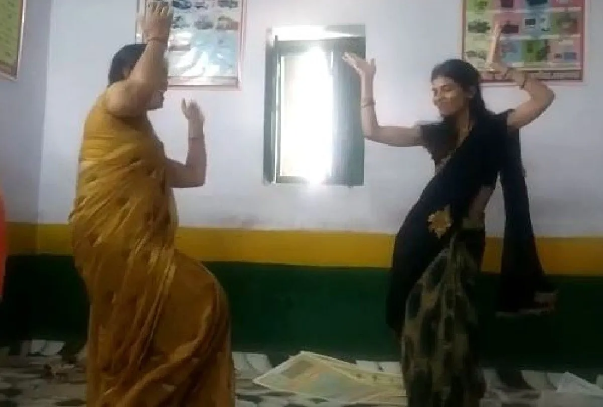 Agra Teachers Suspended For Dancing In The Classroom