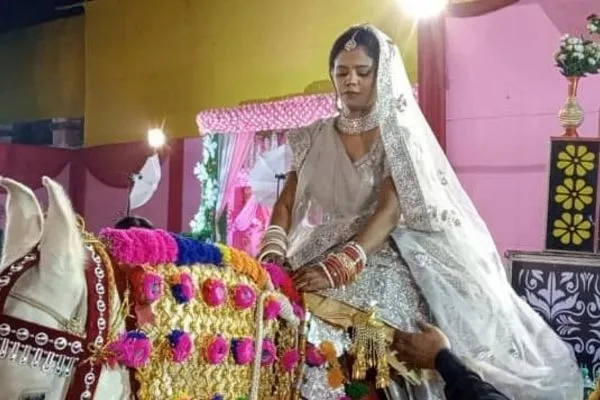 Bihar Bride Rides Horse