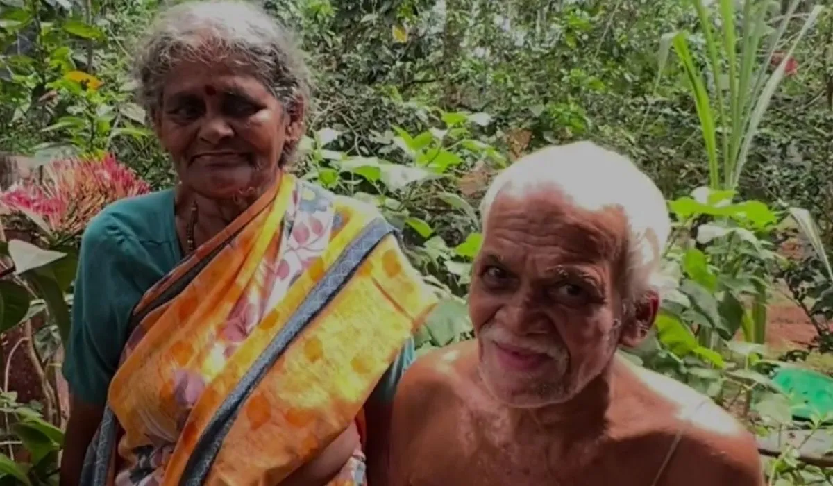Elderly Couple Serves Unlimited Meals