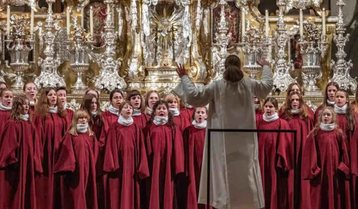 German School Choir Admit Girls