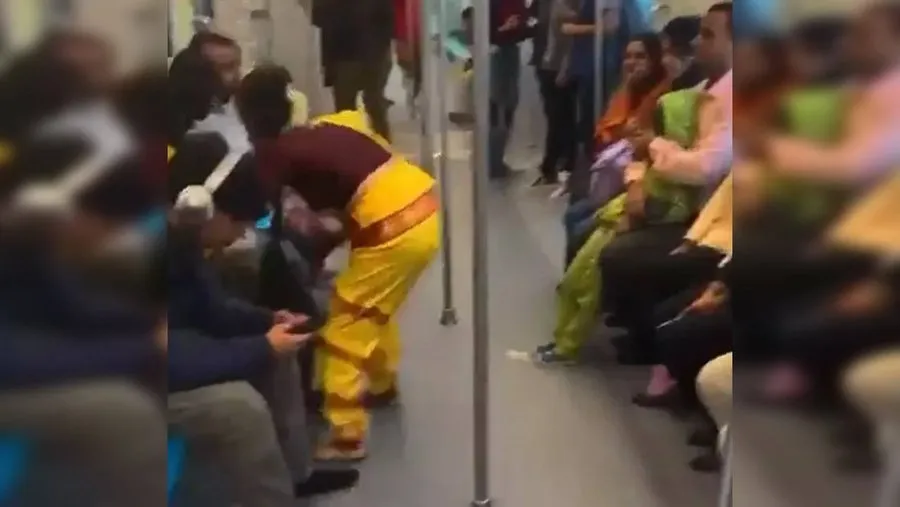 Manjulika Metro Incident: Women Scares People As Manjulika
